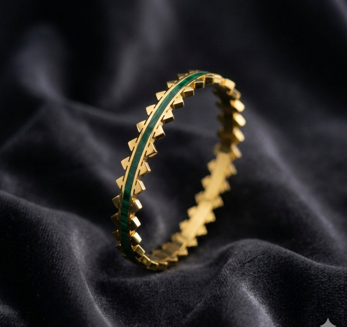 ARROW HEAD BANGLE