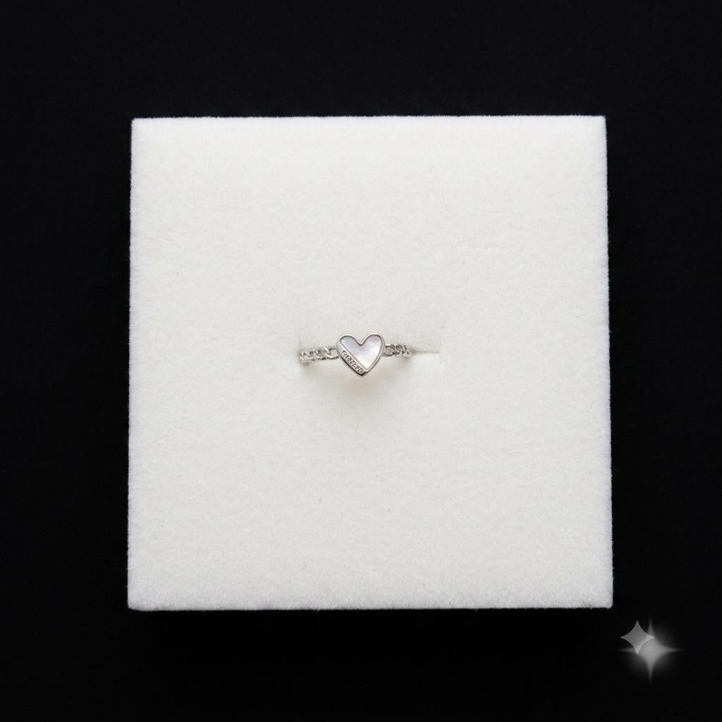 WHISPERING HEART RING