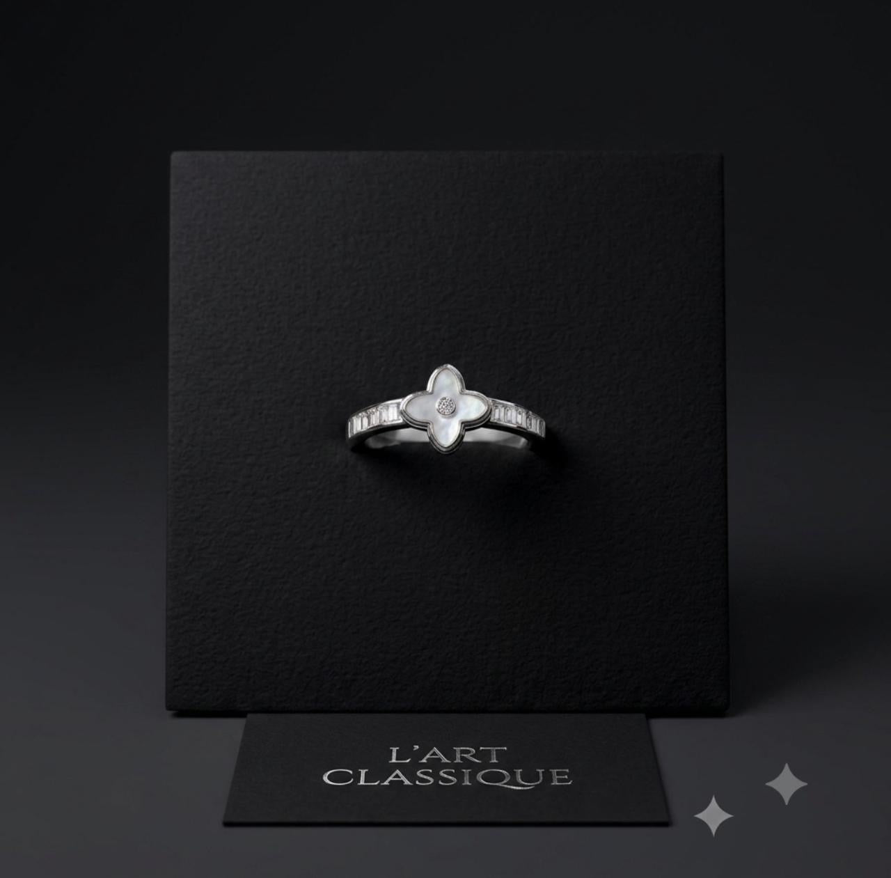 PETAL NOIR RING