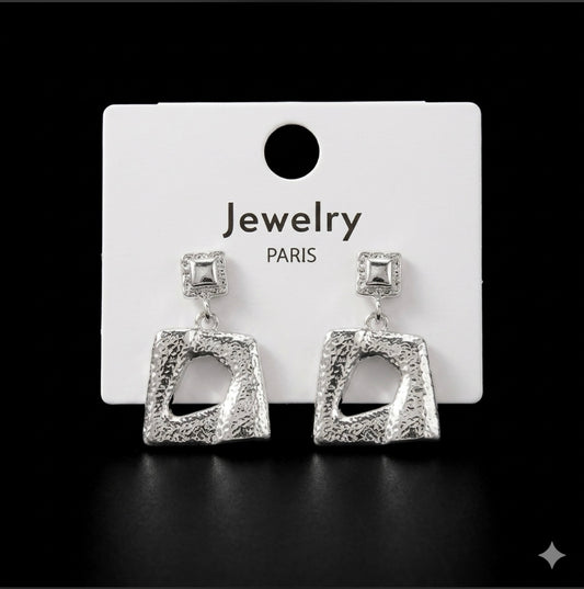 DEW EARRING