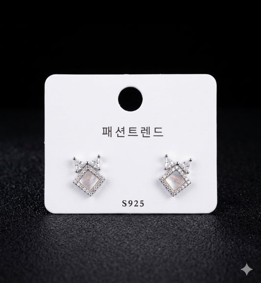GEOMETRIC STUD