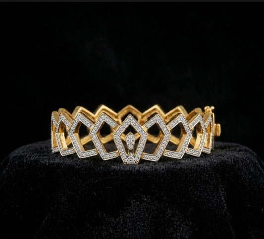 APEX CROWN BANGLE