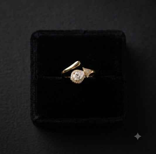 GLIDED NIGHT RING